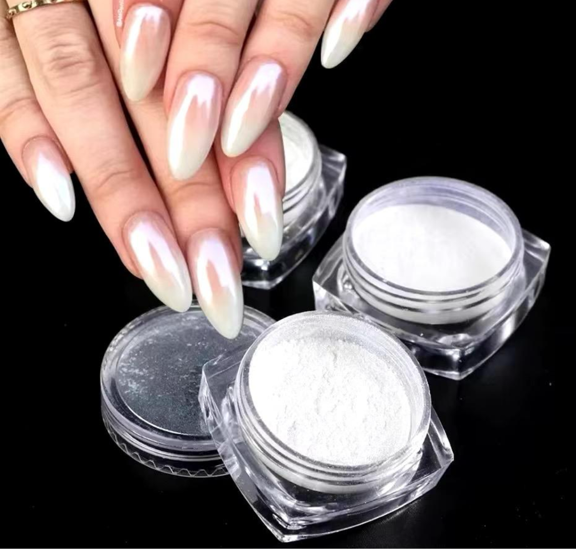 Polvo blanco perlado para uñas